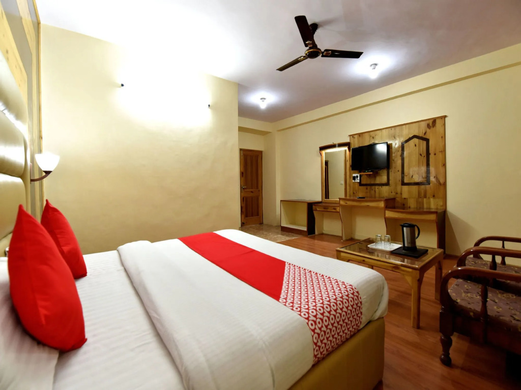 OYO 12425 Neha Palace