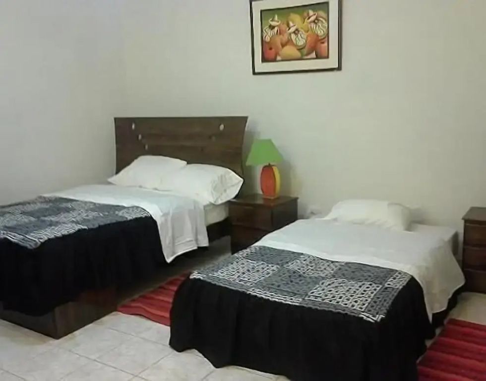 Angelicas House 2BR Near Airport Terrace WiFi