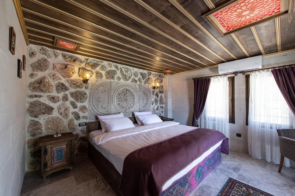 Foremanson Cave Hotel