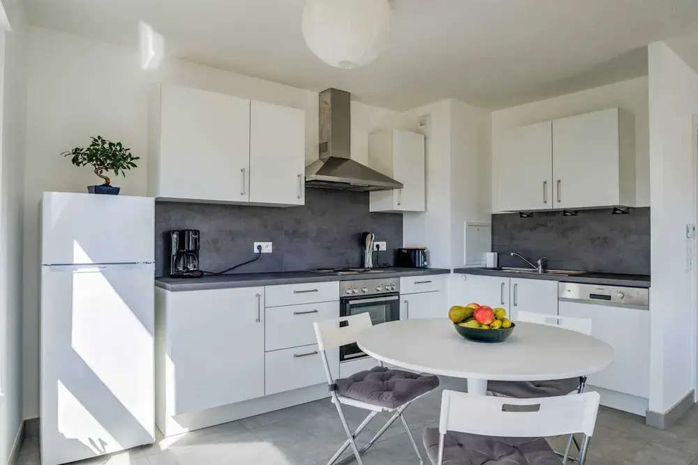 Pretty One-bedroom Apartment of 70m² With Balcony - Strasbourg