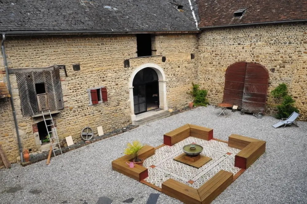 Chambre sur cour