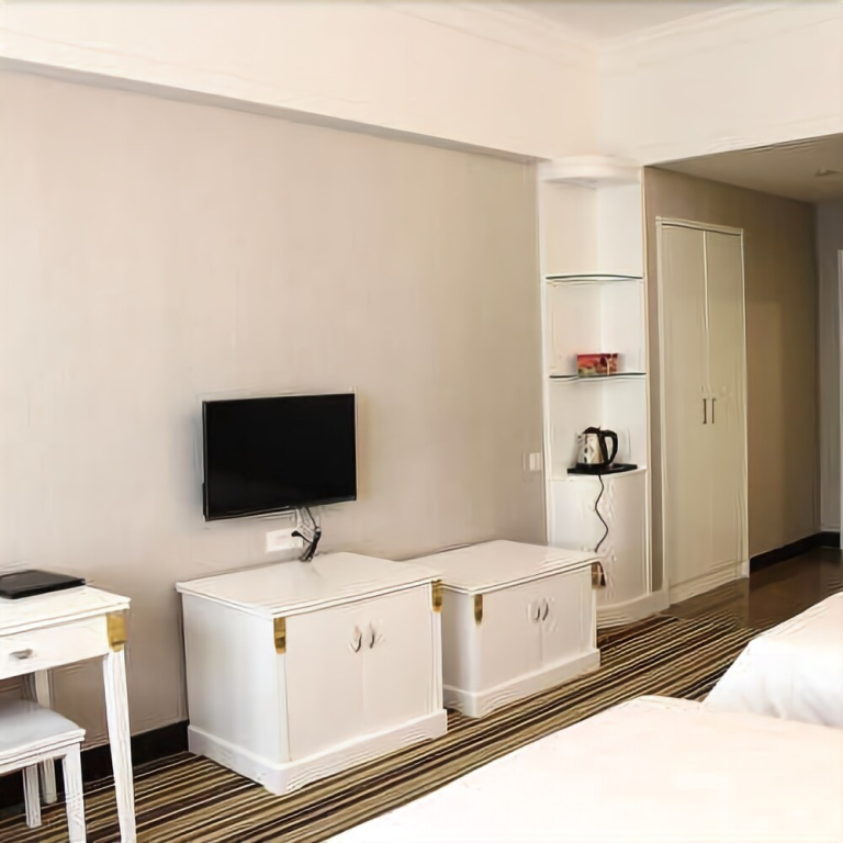 Only Hotel