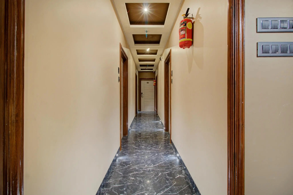 Hotel Golden Crown
