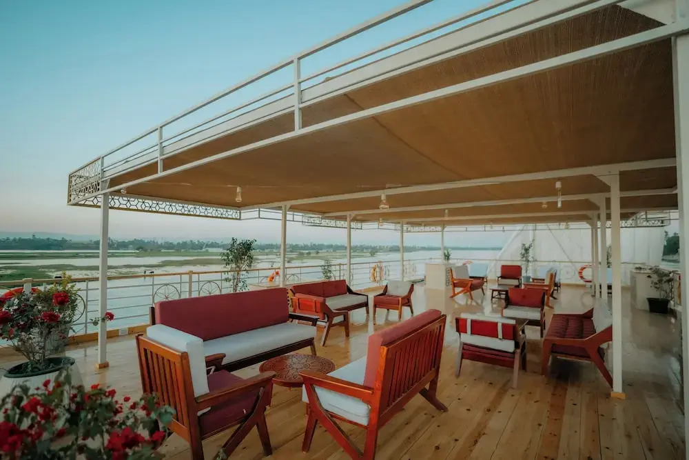 Azhar Dahabiya luxury suites