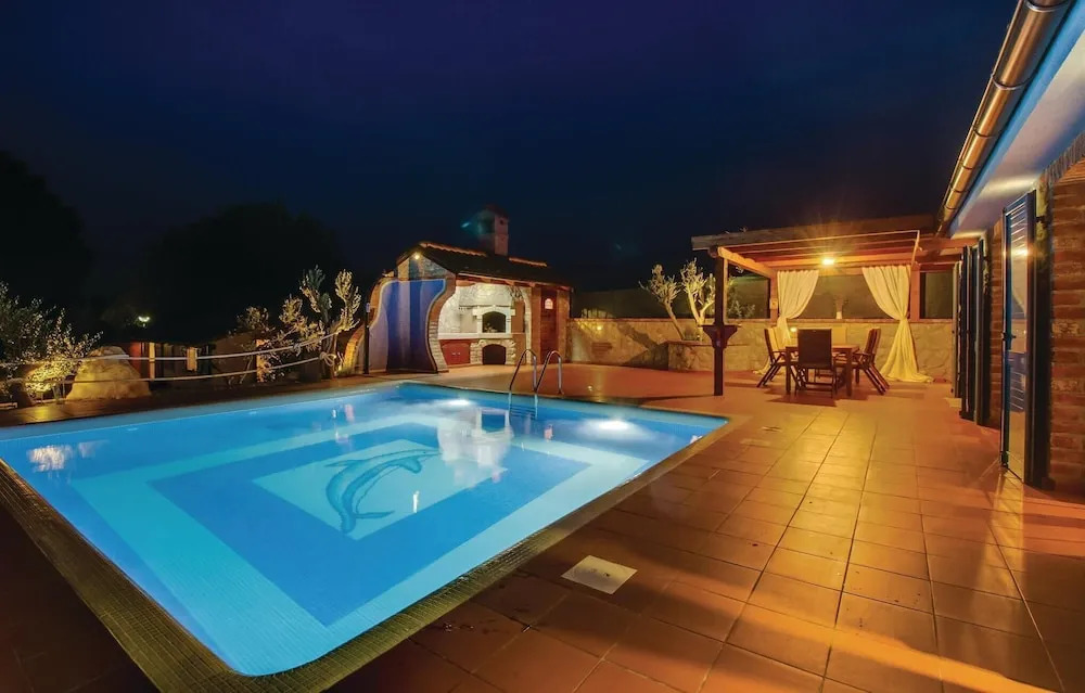 Awesome Home in Nerezine With Wifi and 3 Bedrooms
