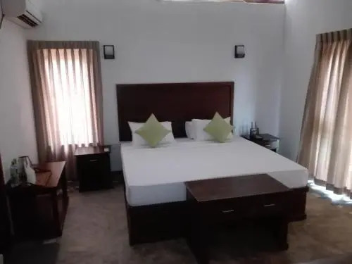 14th Century Resort