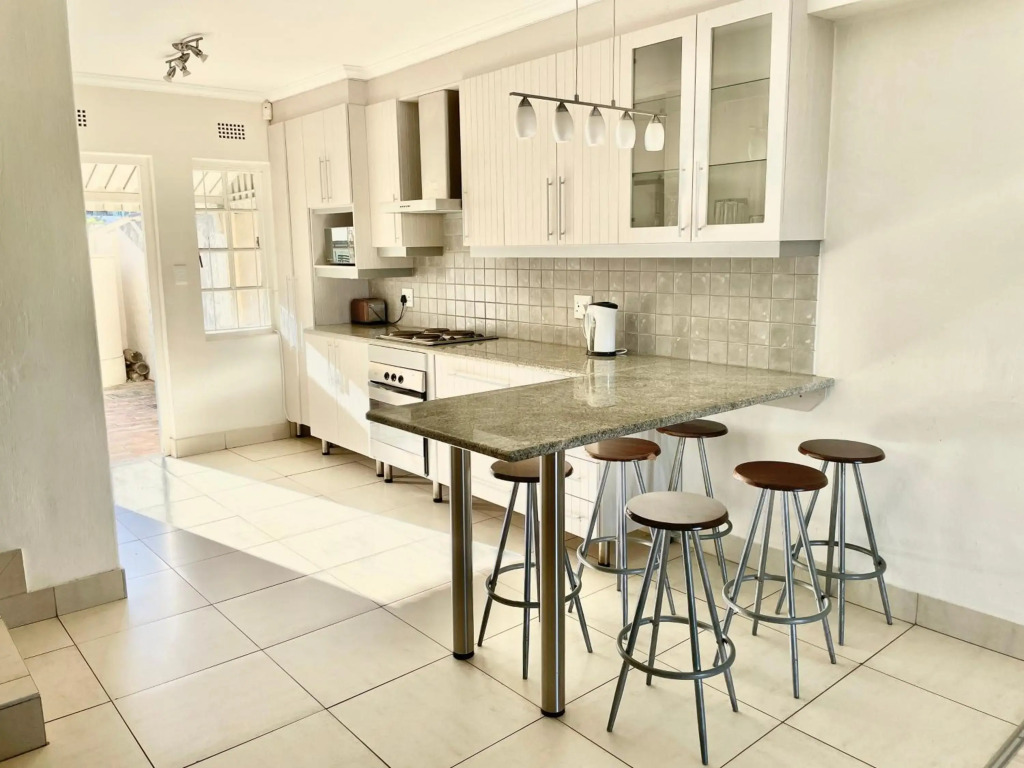 8 Settler Sands Beachfront Accommodation Sea View