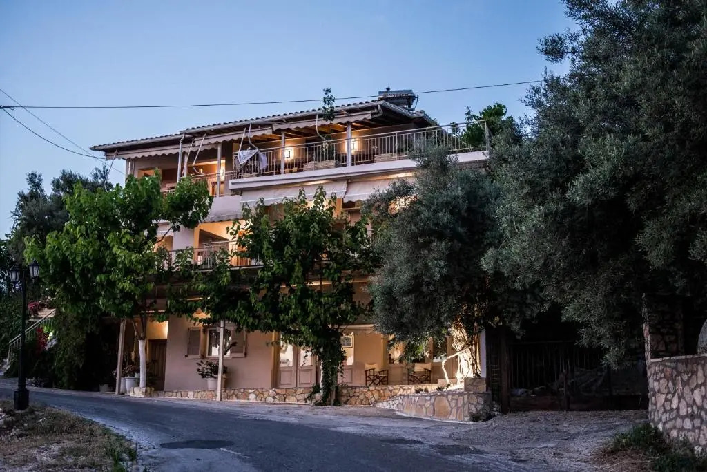 Aloni Studios & Apartments