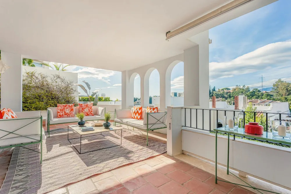 Amazing Apartament in Benahavis With Terrace and Pool. La Quinta Golf