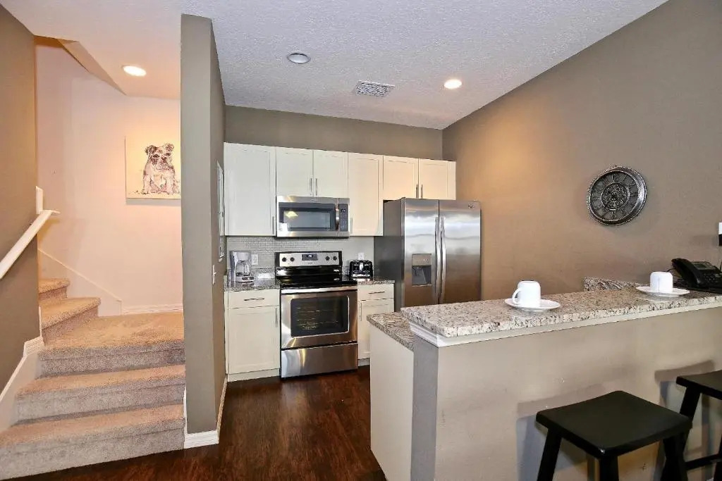 All new townhouse in gated community 10 min away from Disney!