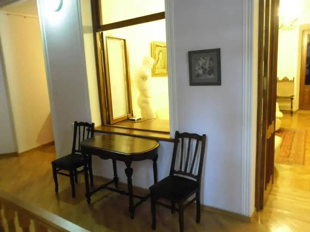 Elena Hostel