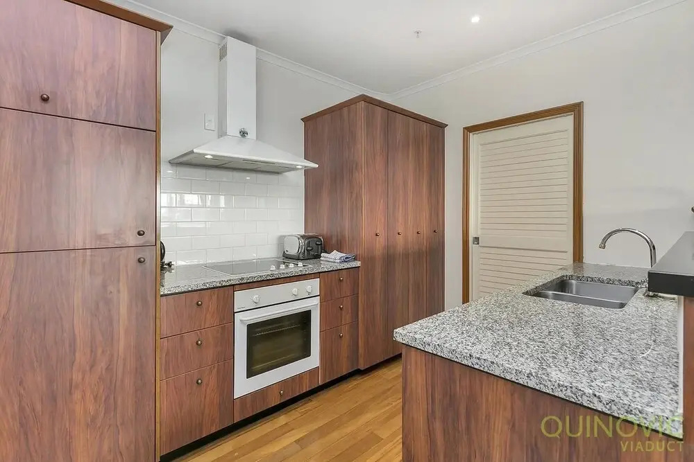 Qv Spacious Waterfront Apartment - 791
