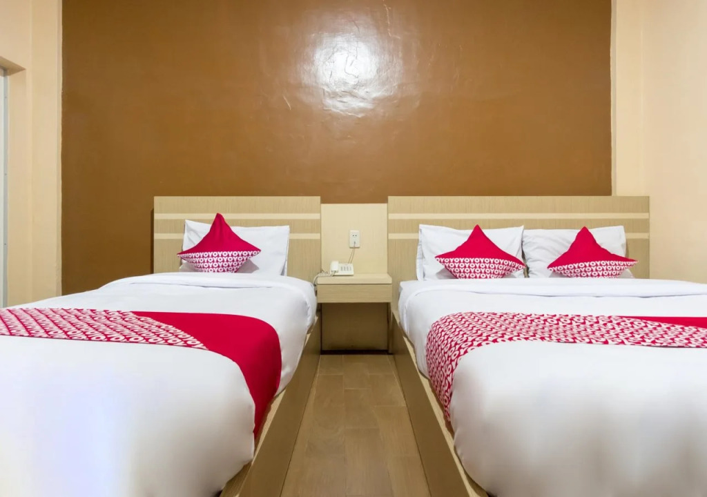OYO 996 Hotel Transit