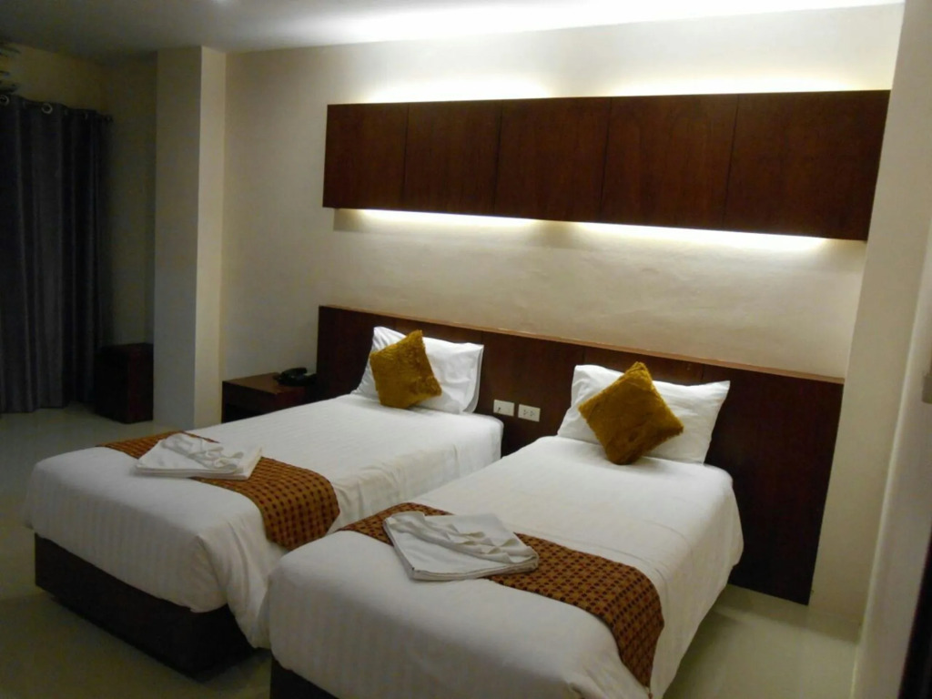 7 Sky Residency