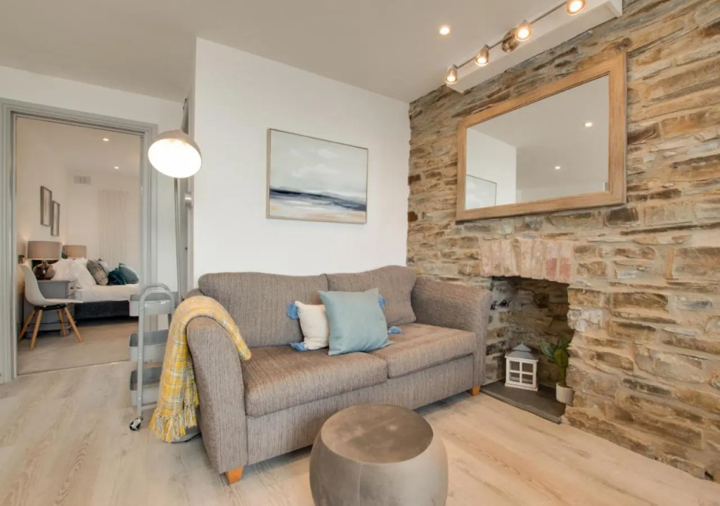 Elenydd Apartment