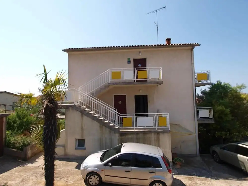 Apartment 34