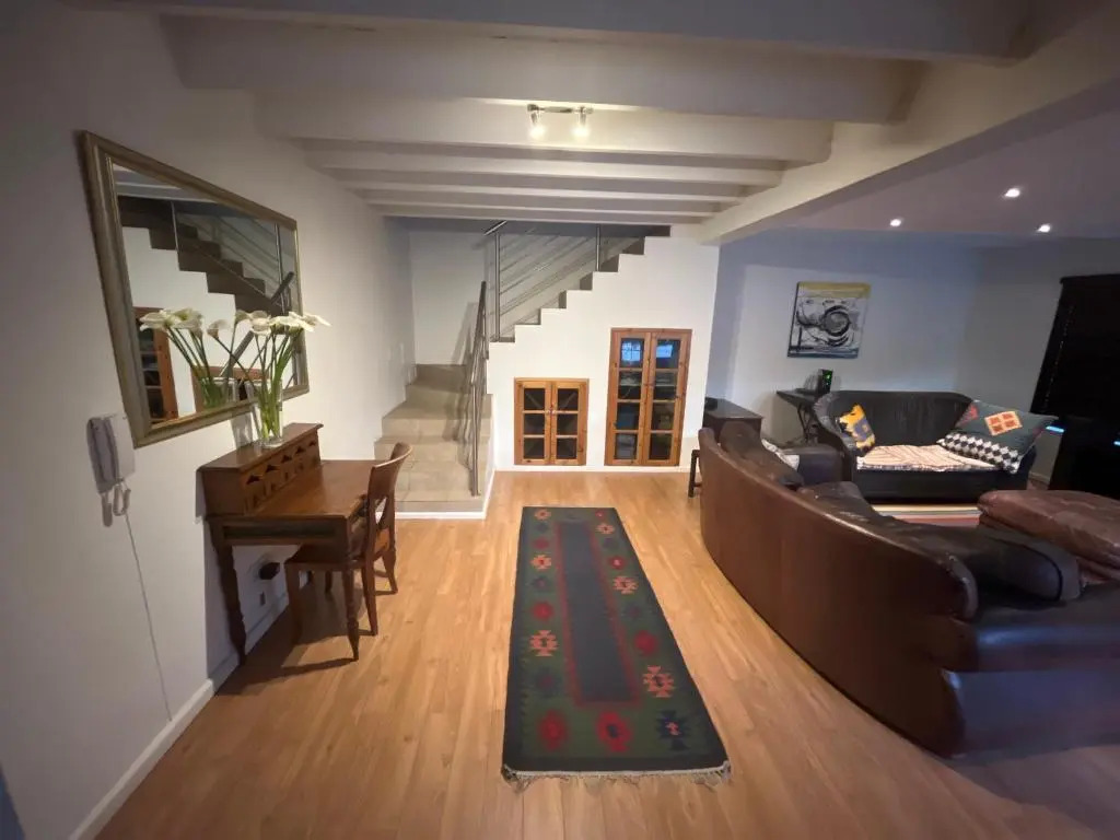 Paradyskloof Suite