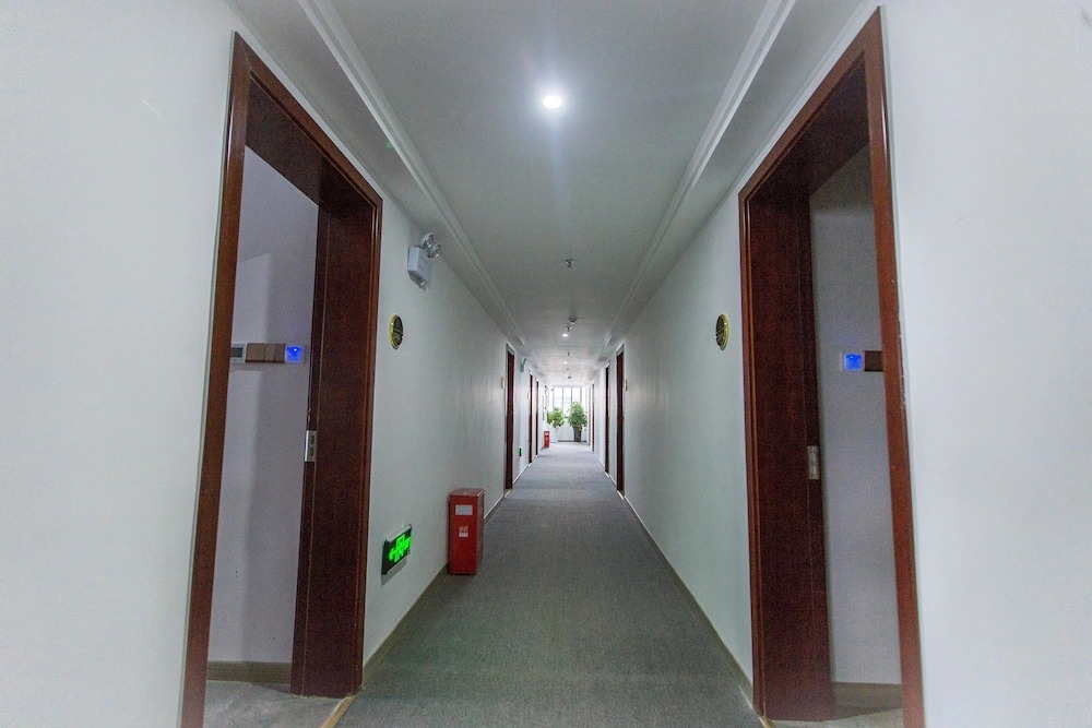 Jun Yue Man Ju Hotel