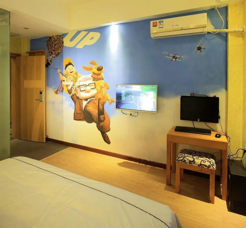 Guilin Kalai Film Theme Hotel