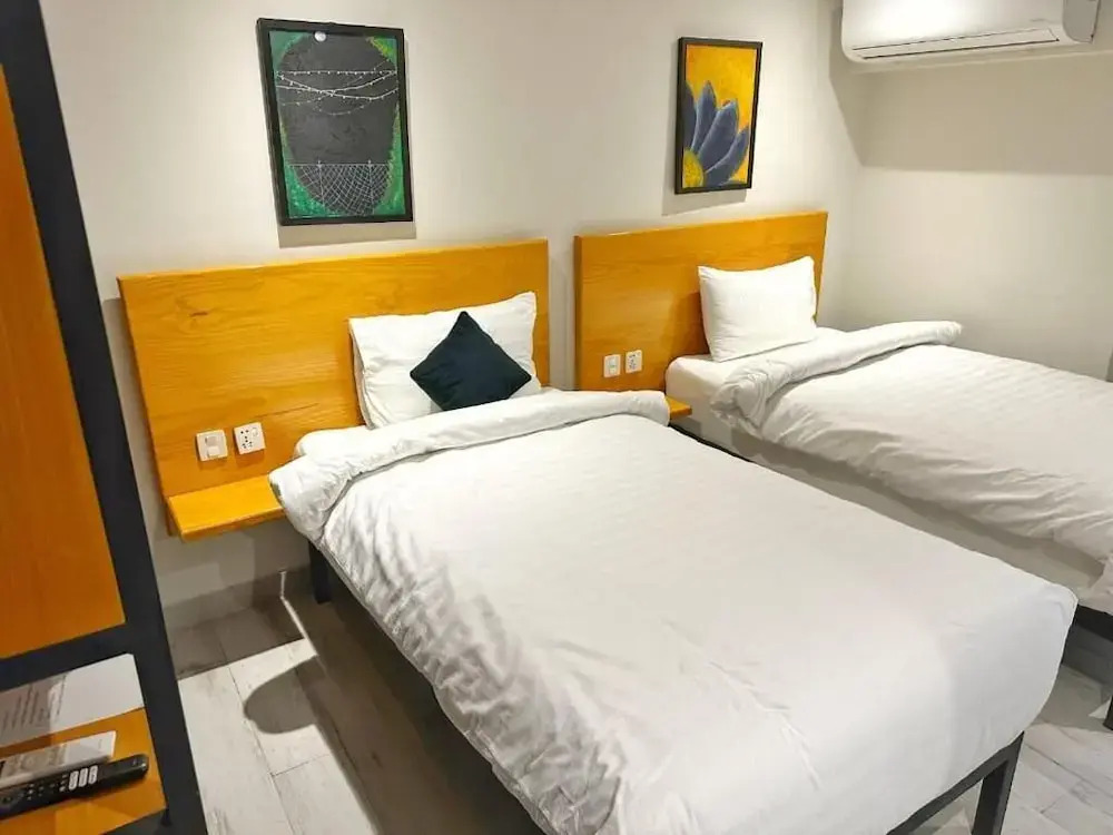 The Avenue Hotel