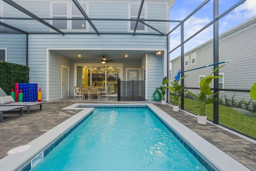 BRAND New 5 bed Villa in Windsor Cay