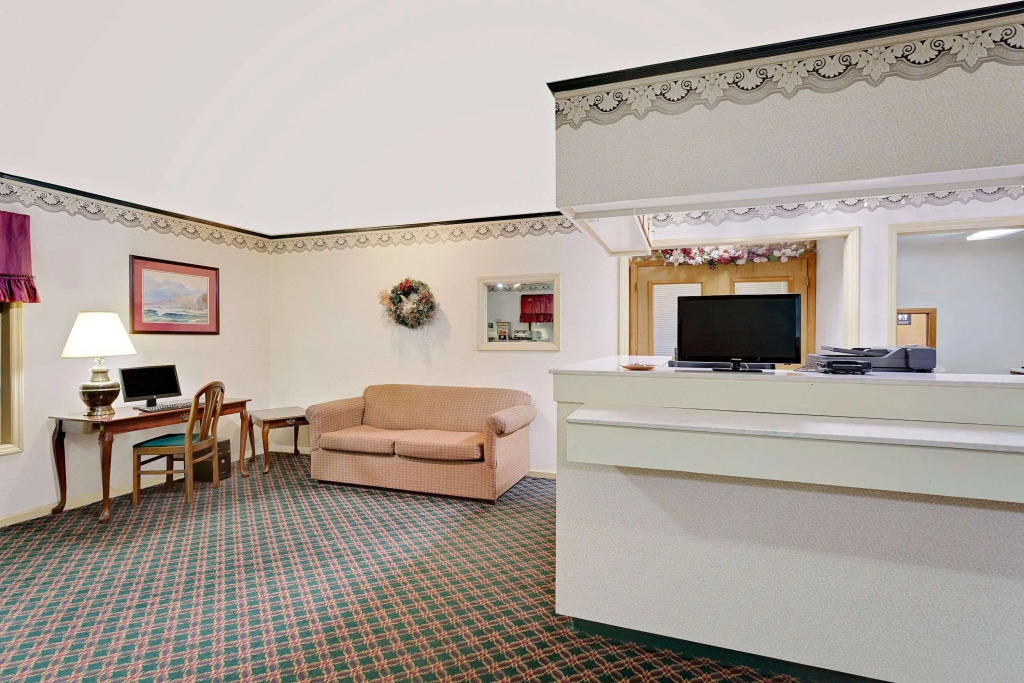 Super 8 by Wyndham Hillsville