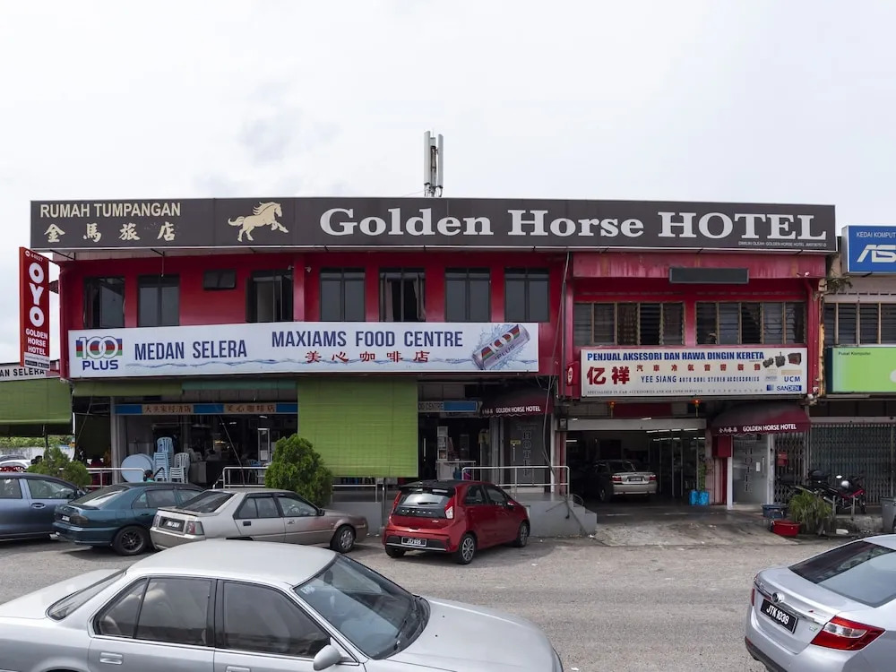 Golden Horse Hotel by OYO Rooms