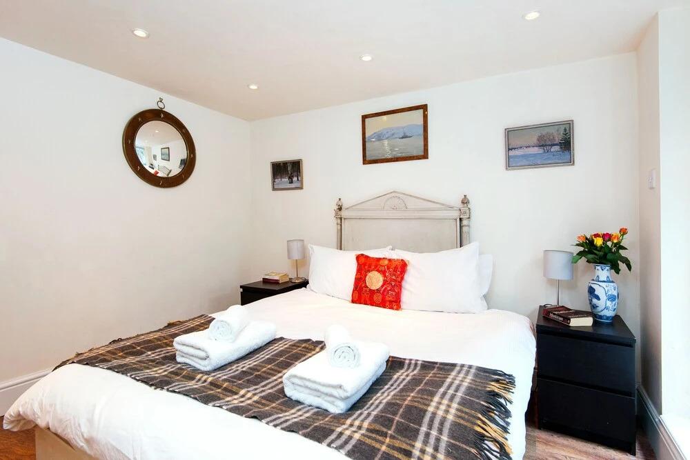 Pleasant Hackney Home by Victoria Park