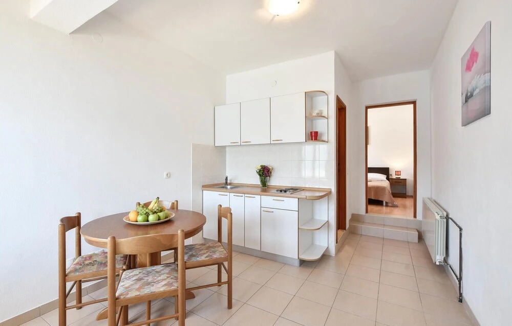Awesome Home in Poljica With Wifi and 6 Bedrooms