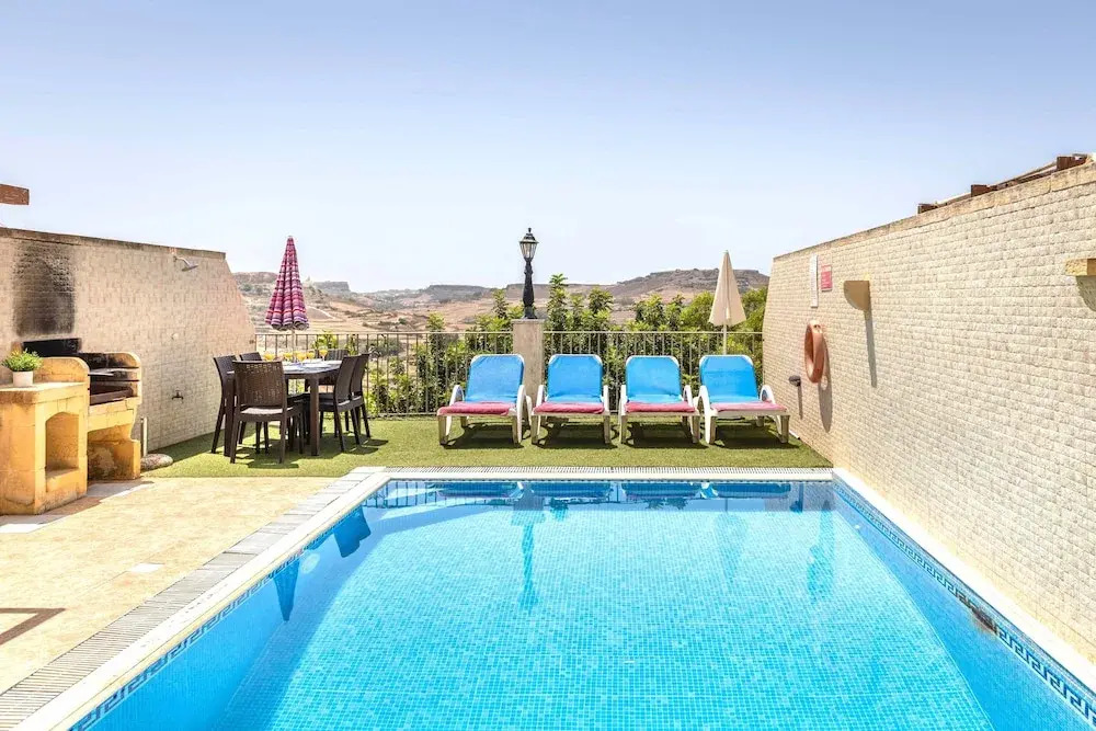 Villa Ta Debora Sleeps 7 with Pool