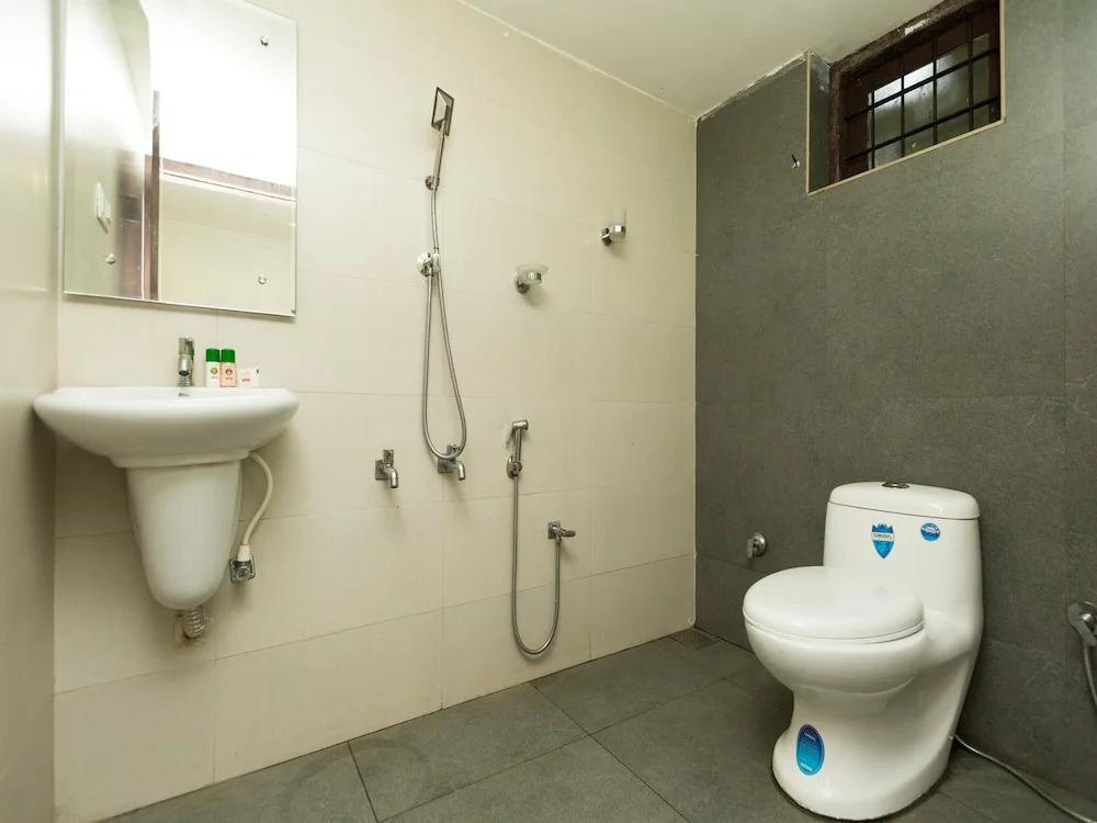 OYO 9122 Hotel Ivory Grande