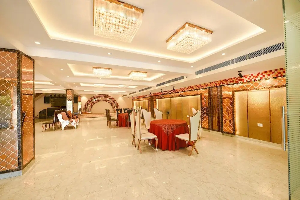 FabHotel Arjun Luxury Banquets and Rooms