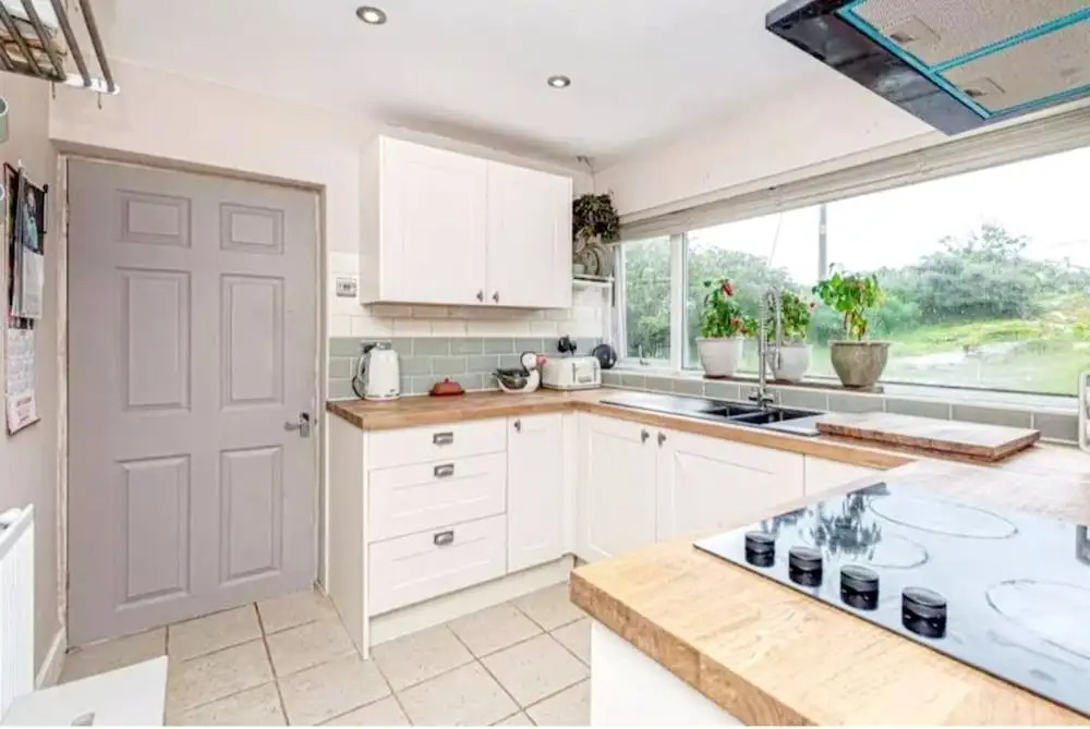 Property 5 Minutes Walk From Trearddur Bay Beach