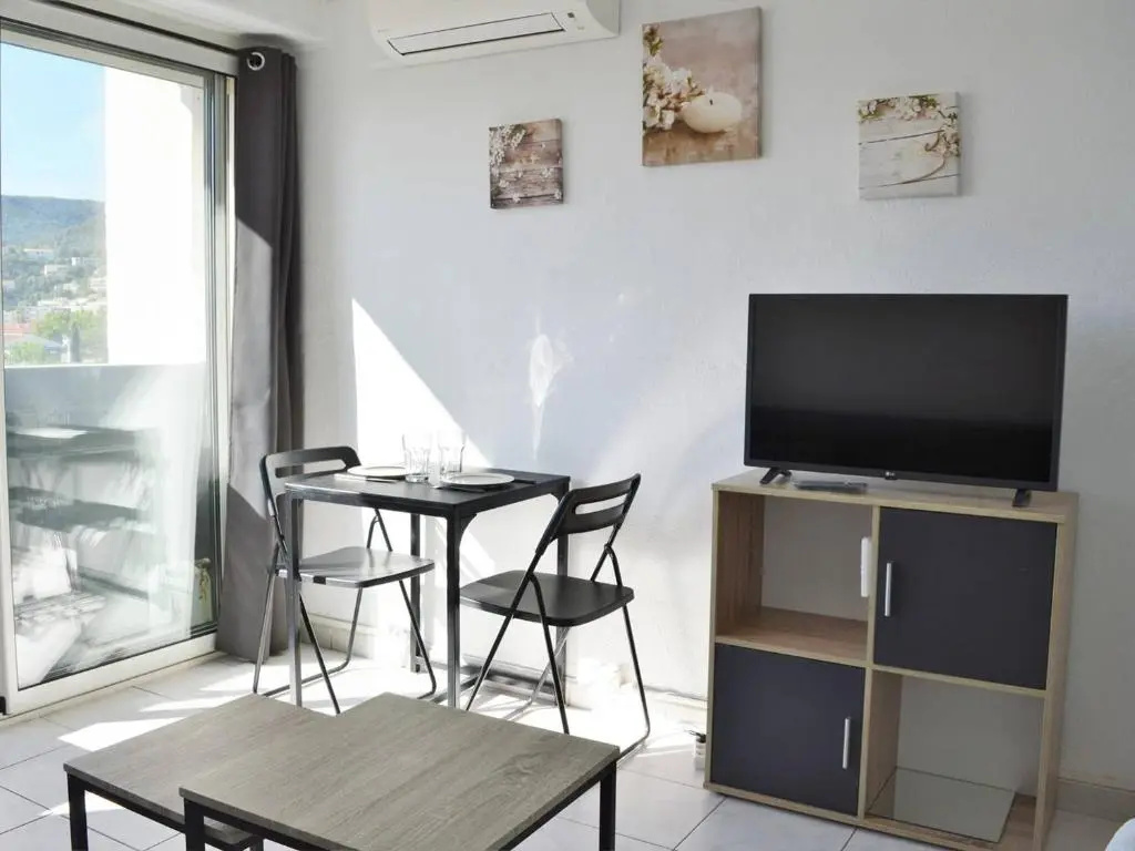 Appartement Le Lavandou, 1 pièce, 2 personnes - FR-1-251-391