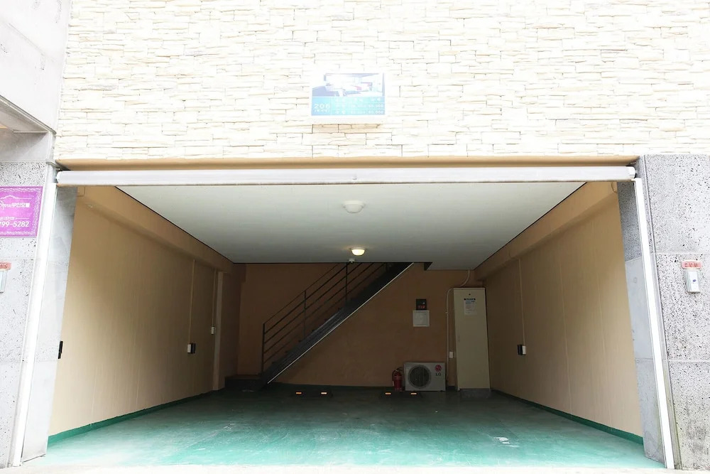 Jeju Aewol Show Drive in Unmanned Hotel