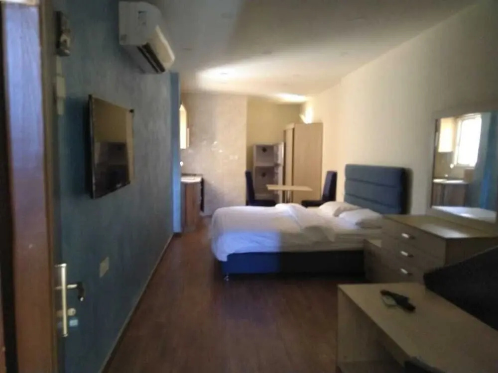 Neat Two Bedroom Apartment Close City