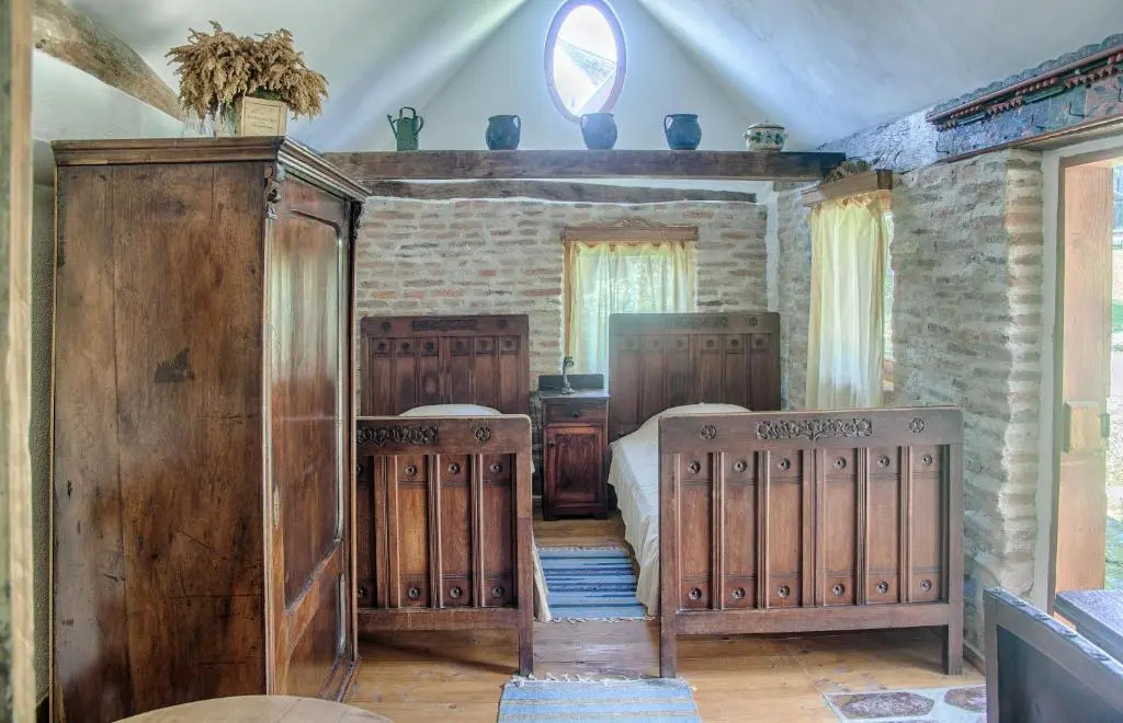 Dominic Boutique, Little Barn , Cloasterf