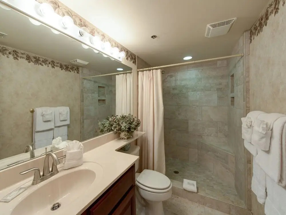 Roaring Romance - Two Bedroom Condo