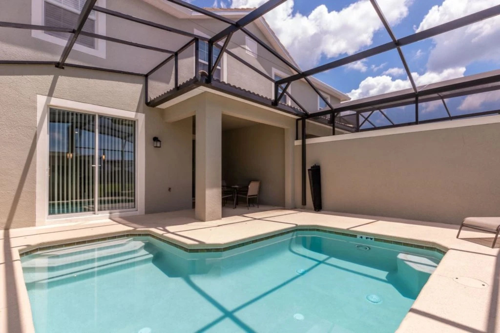 4 Bedrooms 3 Bathrooms Storey Lake 4853 Rc