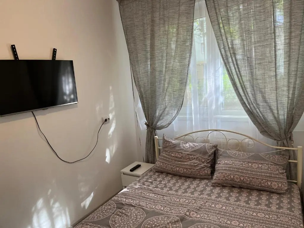 apartament cu 3 camere in zona linistita