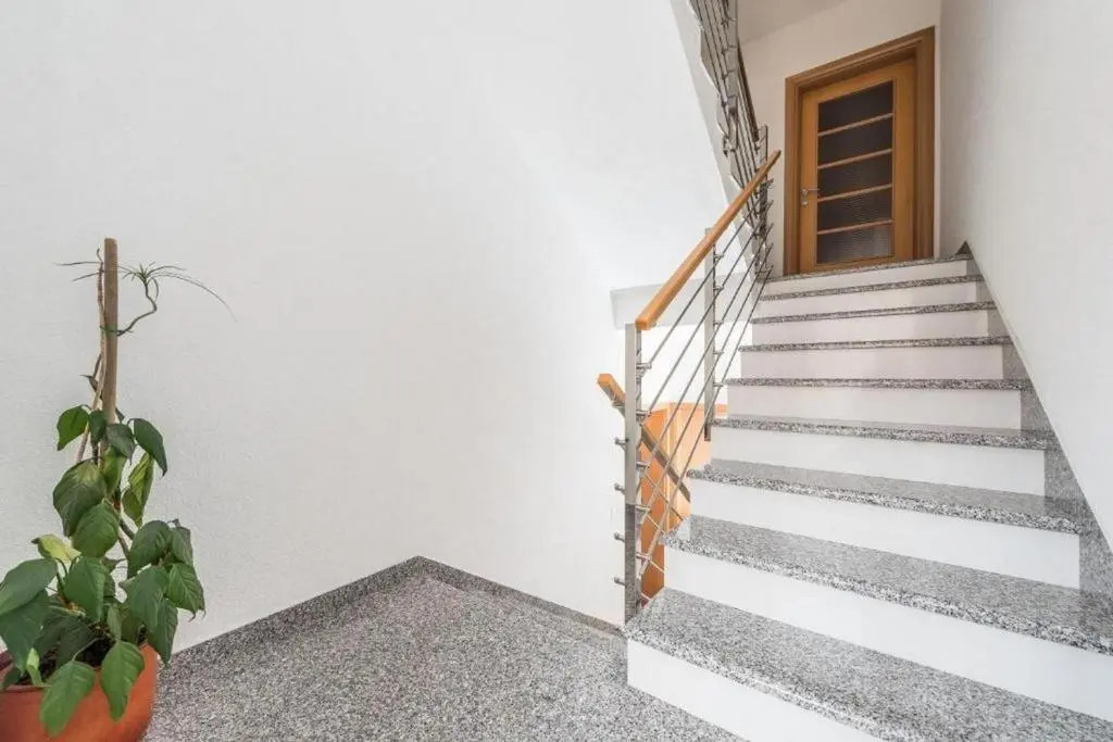 Apartments with parking space Zadar - 18809