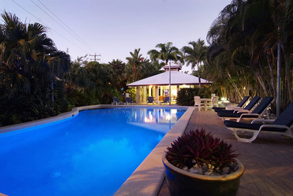 Trinity Beach Club Holiday Apartments