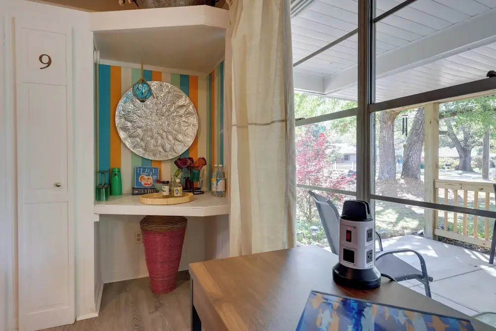 Vibrant Pass Christian Oasis - 3 Blocks to Beach!