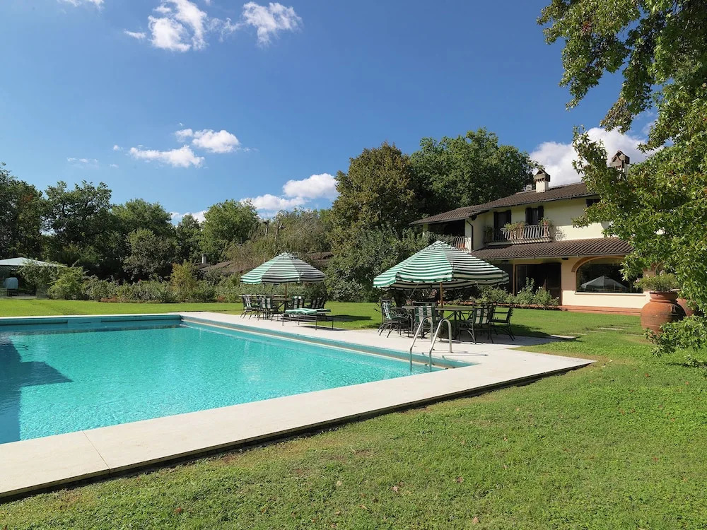 Stunning Villa in Badia Al Pino with Swimming Pool