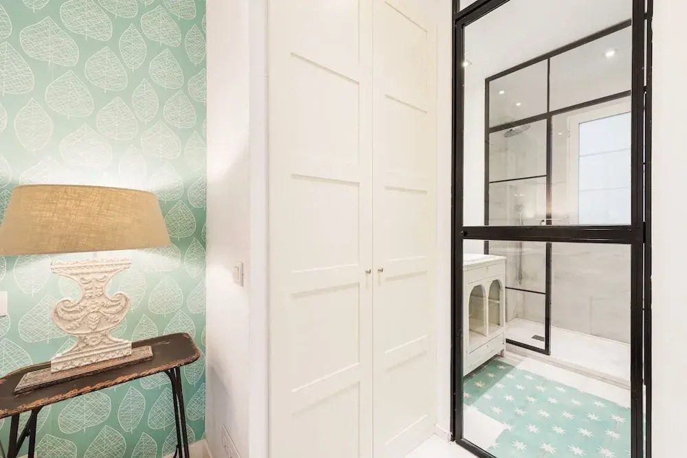 2 Bd Apartment Exclusive Location in Golden Mile. Velazquez II