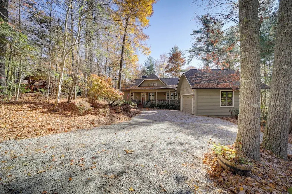 5 Mi to Sapphire Valley Skiing: Serene Family Home