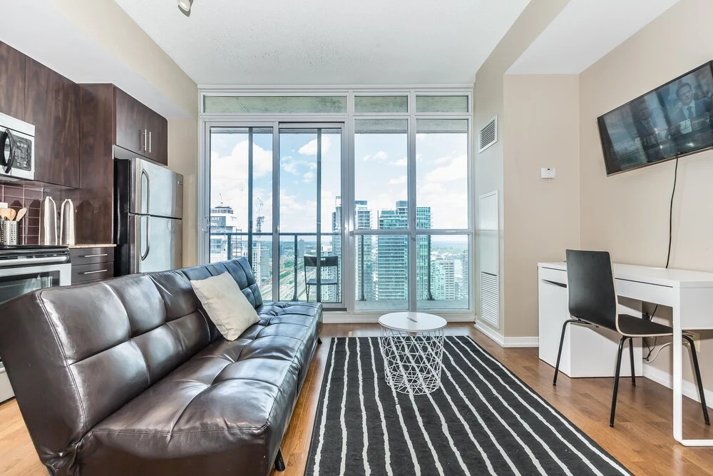 The Corporate Suite - Maple Leaf Square