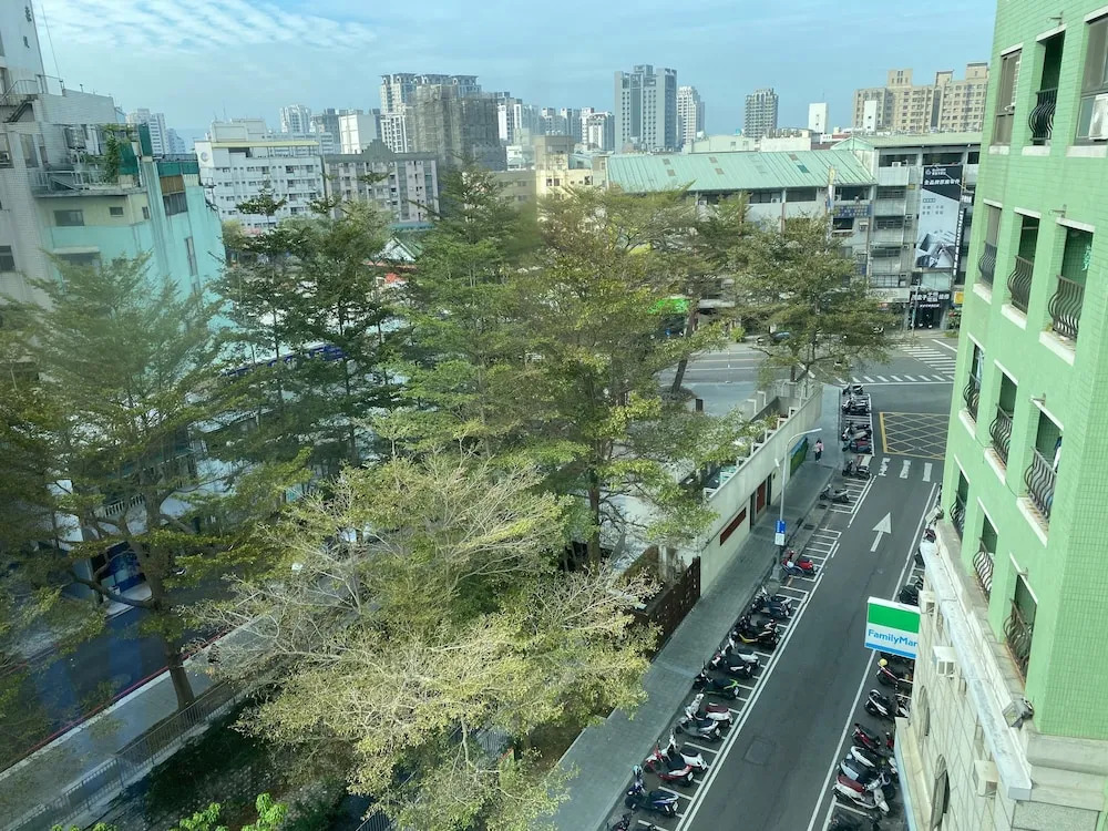 CHECK inn Express Taichung Fengchia