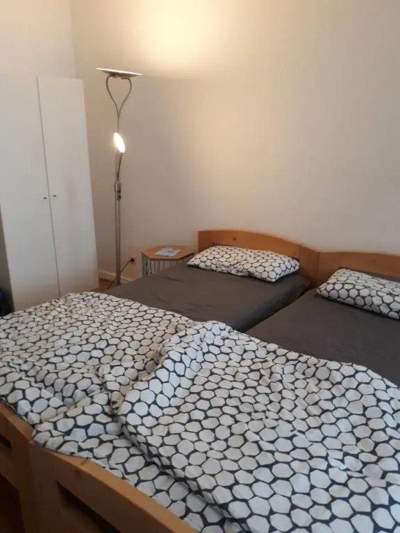 Zentrale 3 Zimmer Altbauwohnung mit Balkon