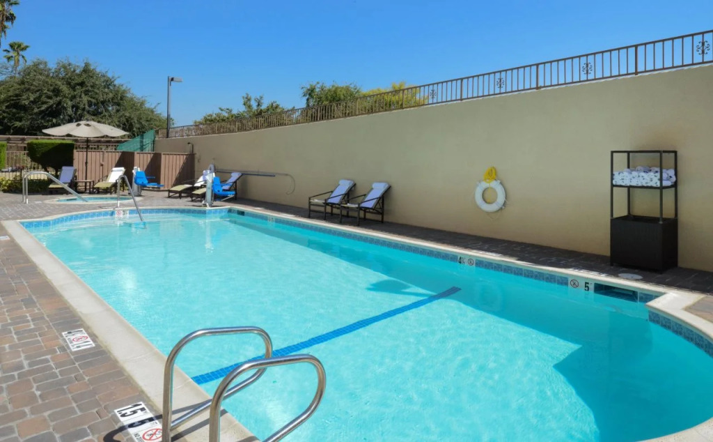 Holiday Inn Express & Suites Pasadena - Los Angeles by IHG